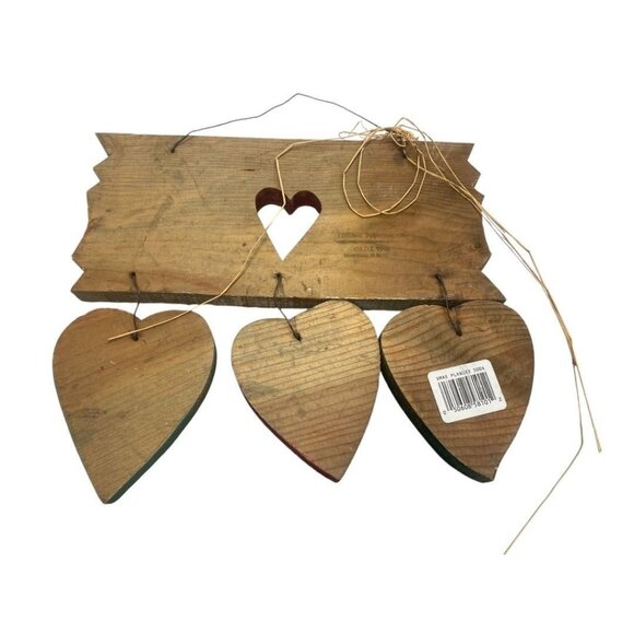 Vintage Wooden Christmas Wall Hanging Decor "Hearts Come Home Christmas" - Picture 4 of 4